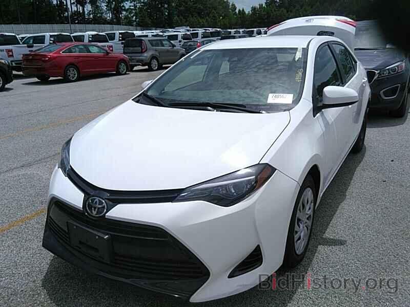 Photo 5YFBURHE1HP704114 - Toyota Corolla 2017