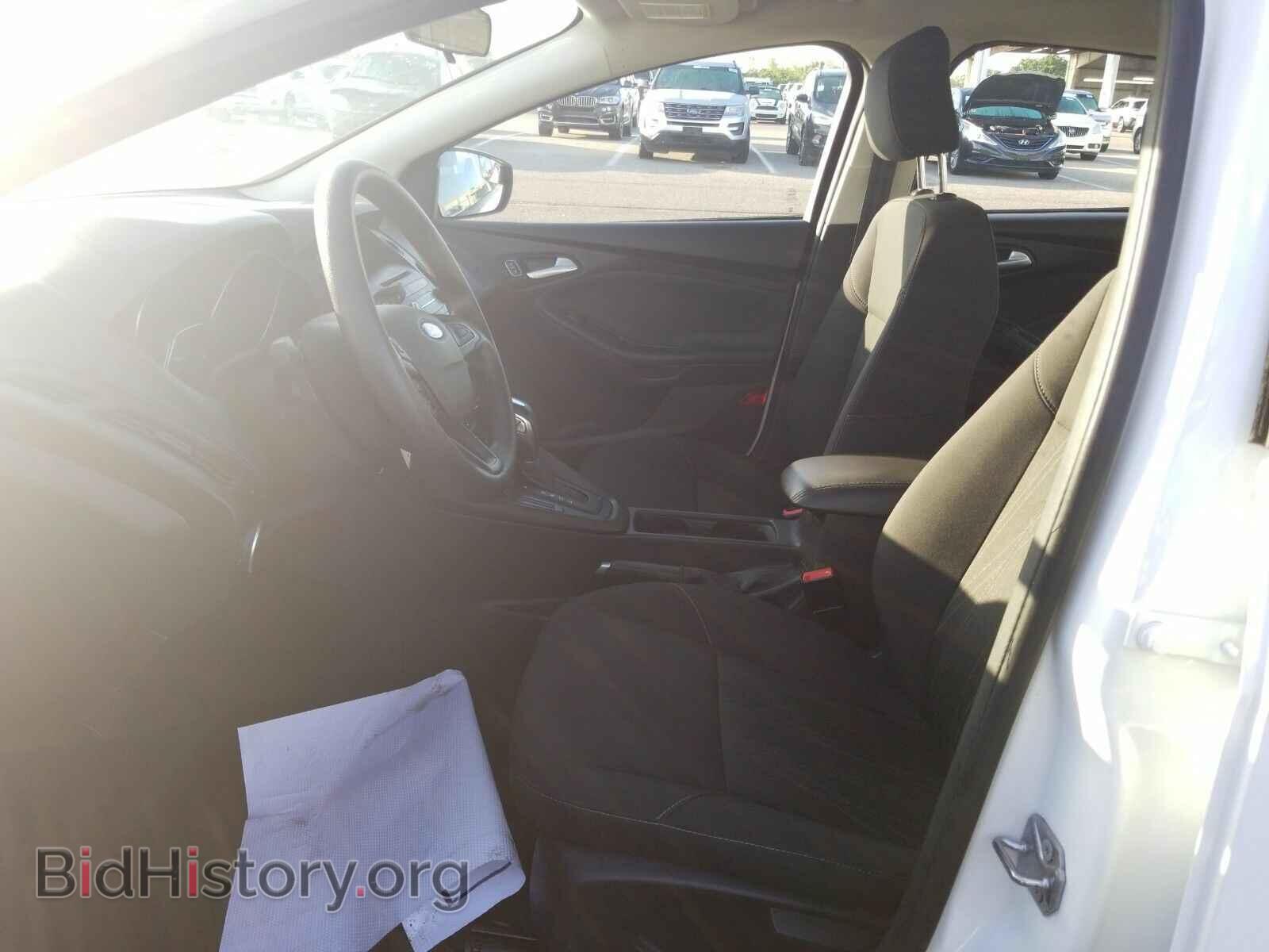 2016 Ford Focus - VIN: 1FADP3F20GL296692 - Photo 3