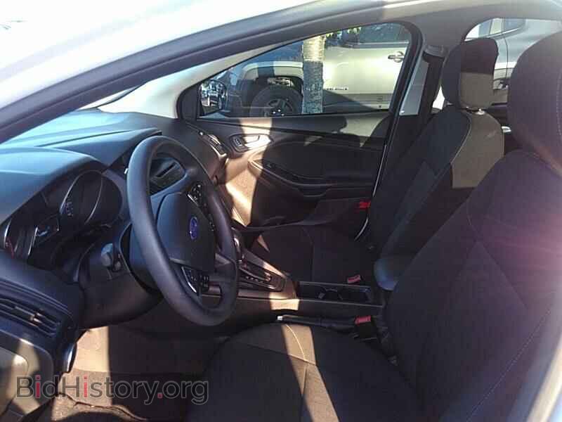 2017 Ford Focus - VIN: 1FADP3F23HL253921 - Фото 3