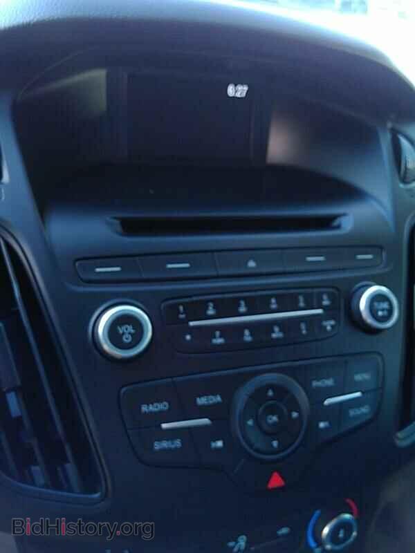 2017 Ford Focus - VIN: 1FADP3F23HL253921 - Фото 4