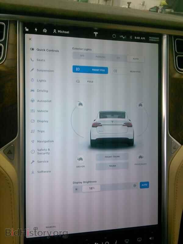 2017 Tesla Model X - VIN: 5YJXCBE27HF028211 - Photo 4