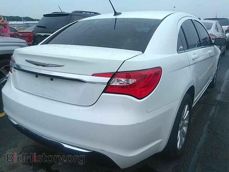2013 Chrysler 200 - VIN: 1C3CCBBBXDN543609 - Фото 2