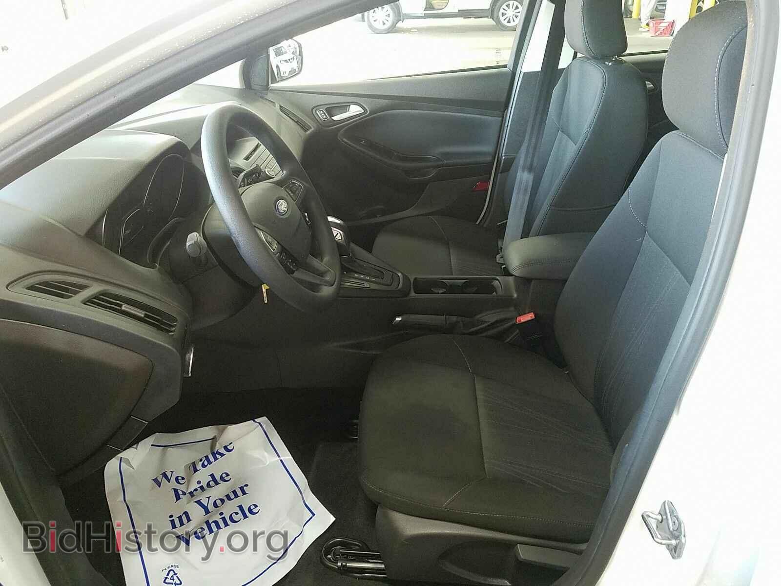 2016 Ford Focus - VIN: 1FADP3F20GL219028 - Photo 3