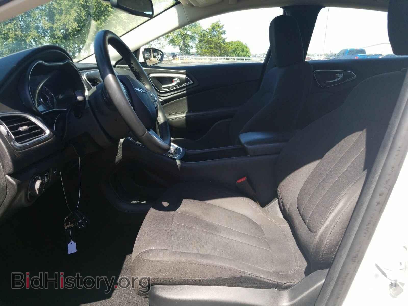 2016 Chrysler 200 - VIN: 1C3CCCAB2GN137903 - Фото 3
