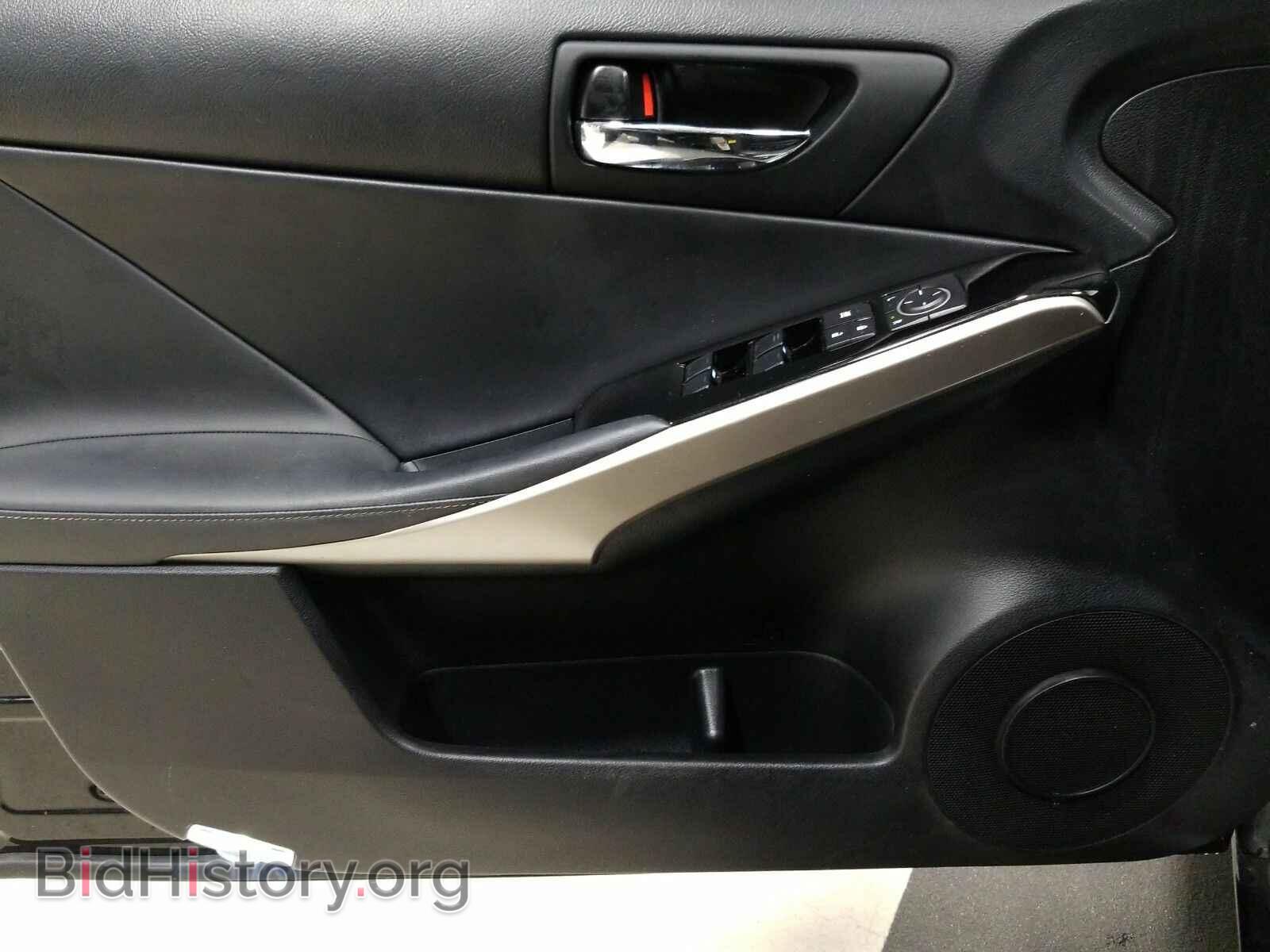 2016 Lexus IS 200t - VIN: JTHBA1D2XG5002700 - Фото 9