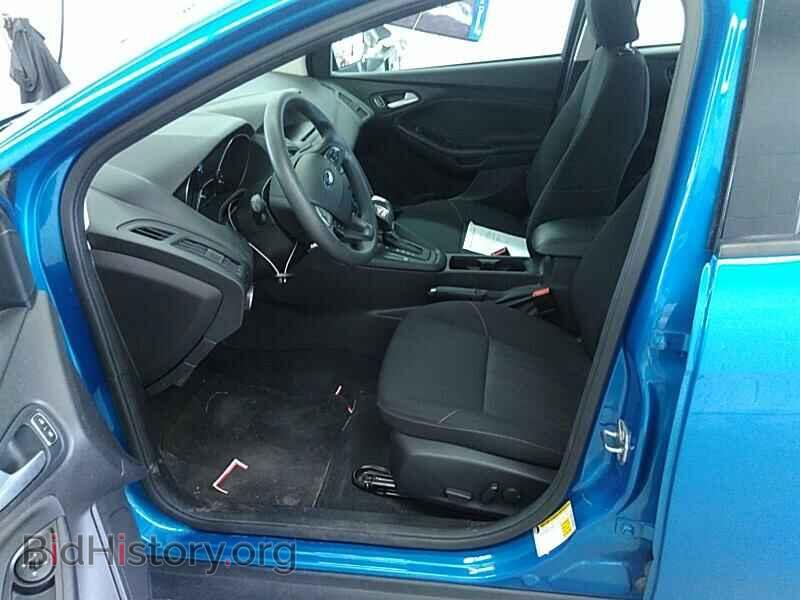 2016 Ford Focus - VIN: 1FADP3F2XGL334820 - Photo 3