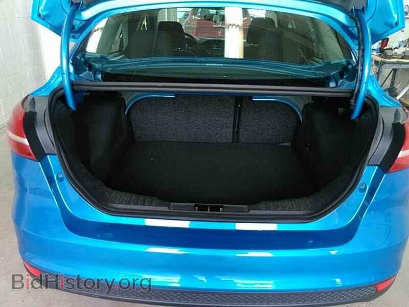 2016 Ford Focus - VIN: 1FADP3F2XGL334820 - Photo 7