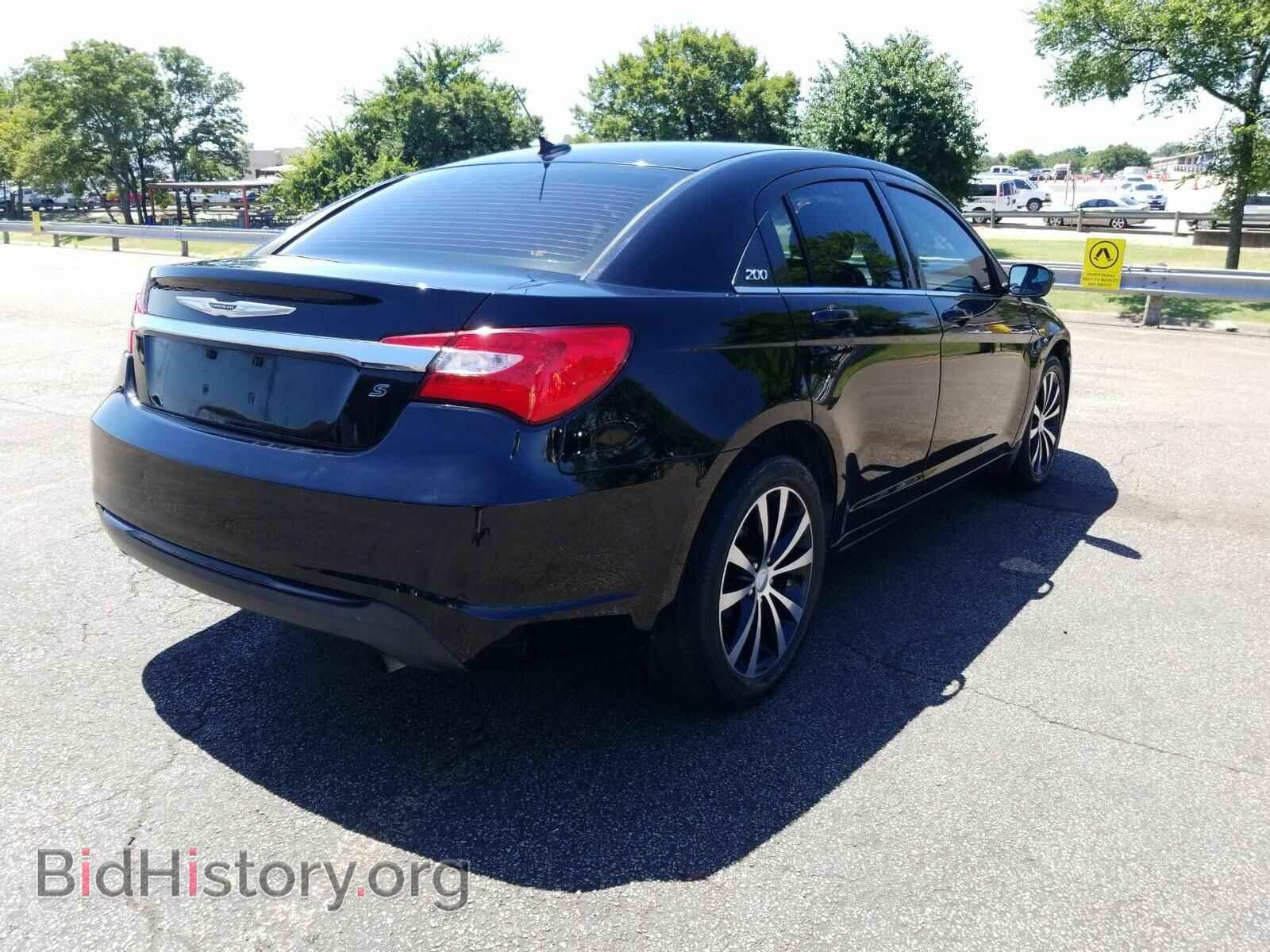 2013 Chrysler 200 - VIN: 1C3CCBBB6DN679526 - Фото 2
