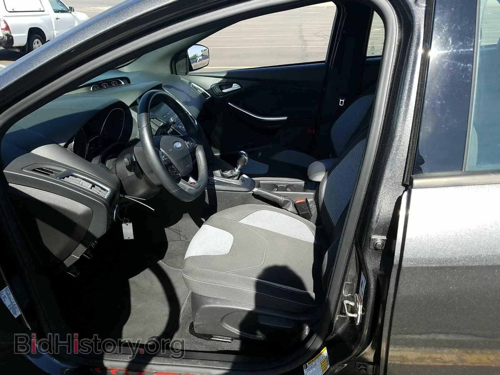 2018 Ford Focus - VIN: 1FADP3L93JL244482 - Photo 3
