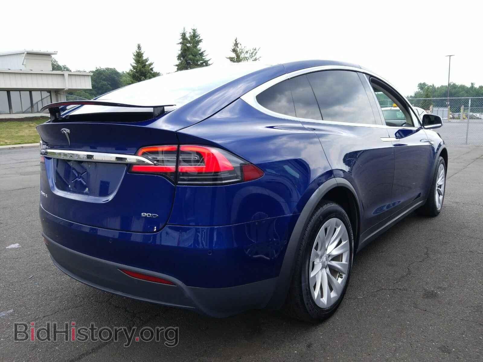 2016 Tesla Model X - VIN: 5YJXCAE2XGF005837 - Photo 2