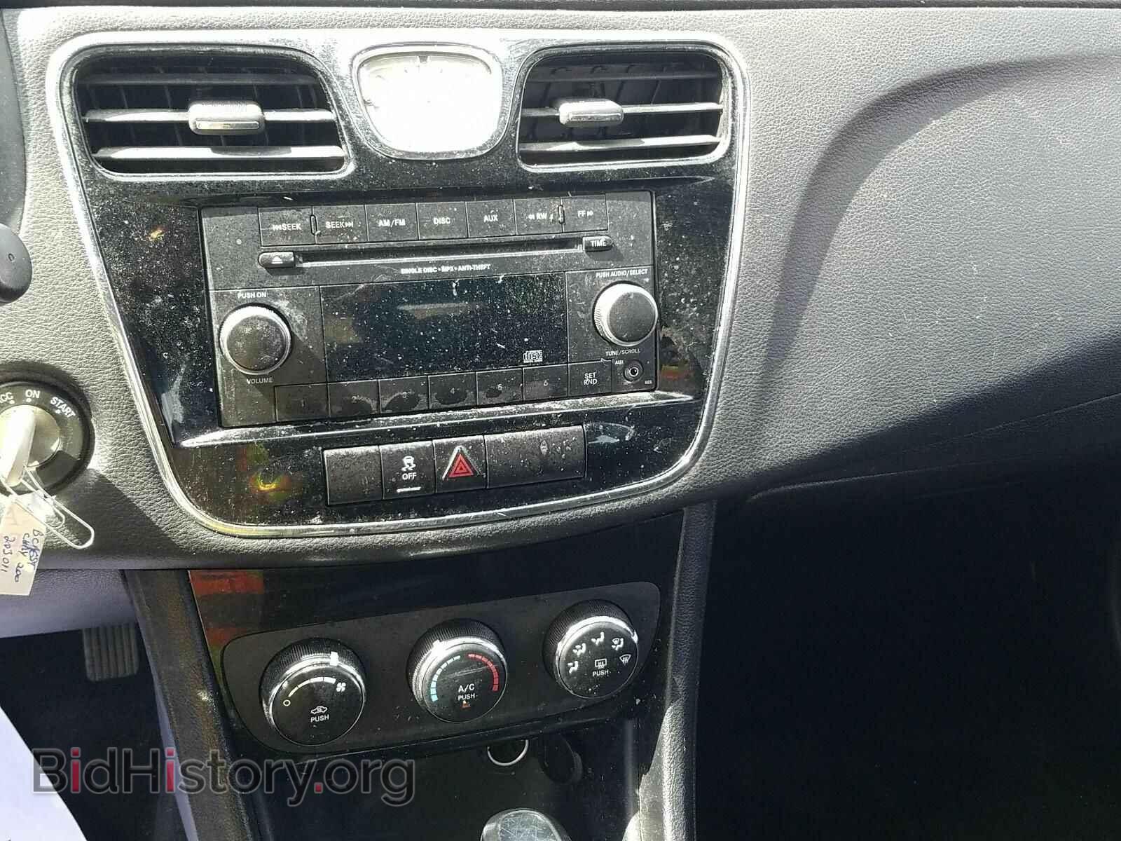 2012 Chrysler 200 - VIN: 1C3CCBAB5CN203011 - Фото 4