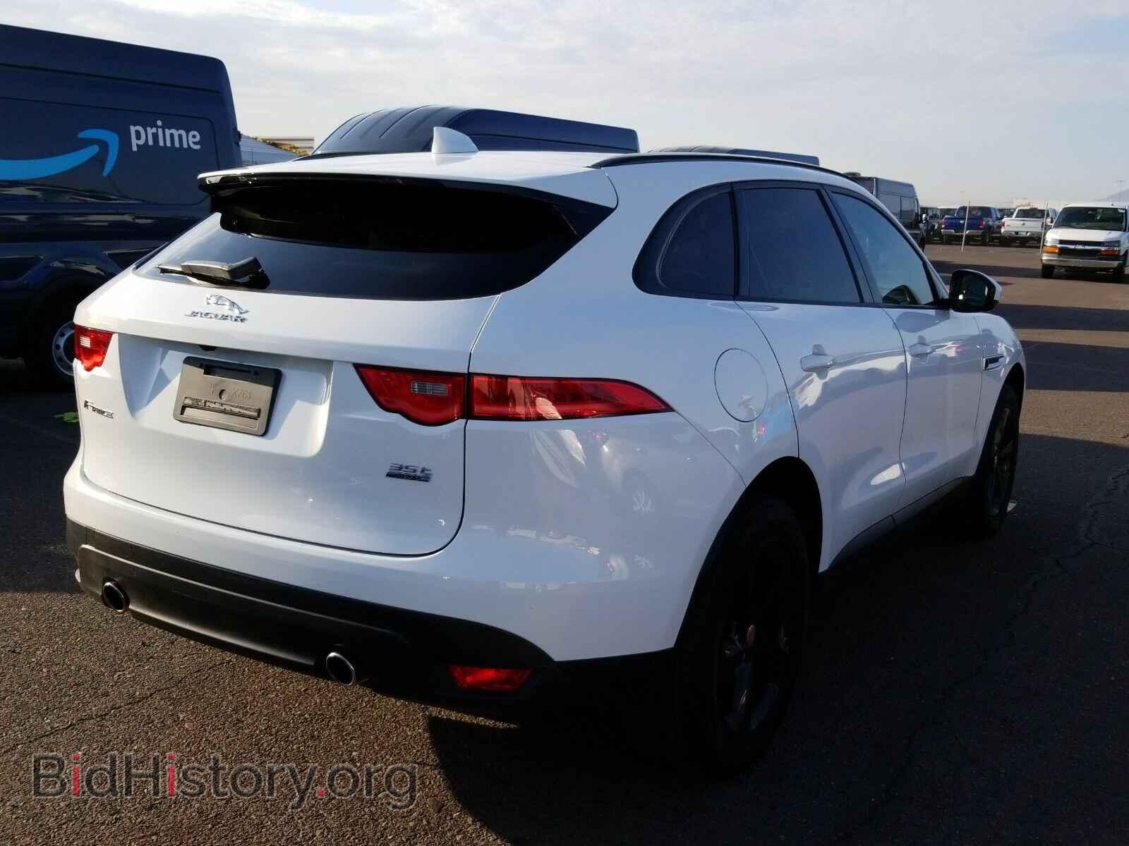 2017 Jaguar F-PACE - VIN: SADCJ2BV7HA887850 - Фото 2