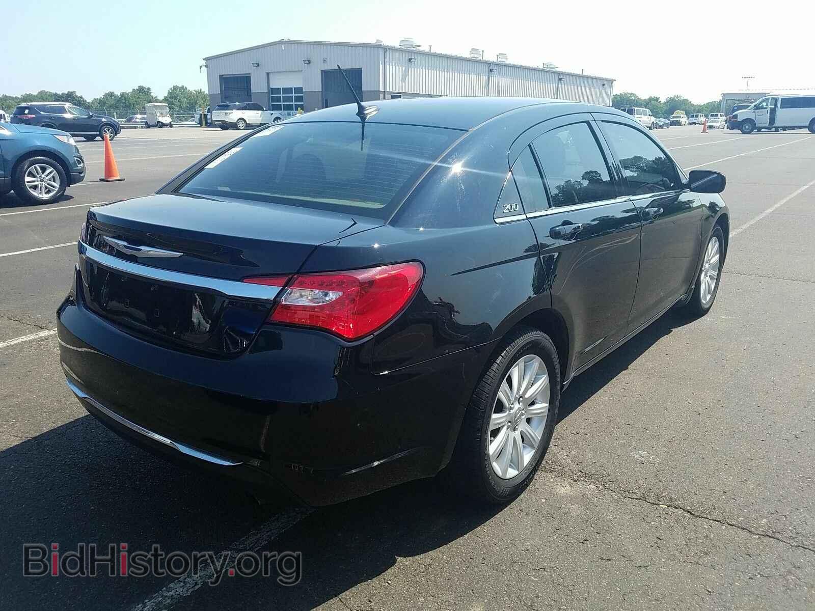 2013 Chrysler 200 - VIN: 1C3CCBBB9DN612483 - Фото 2