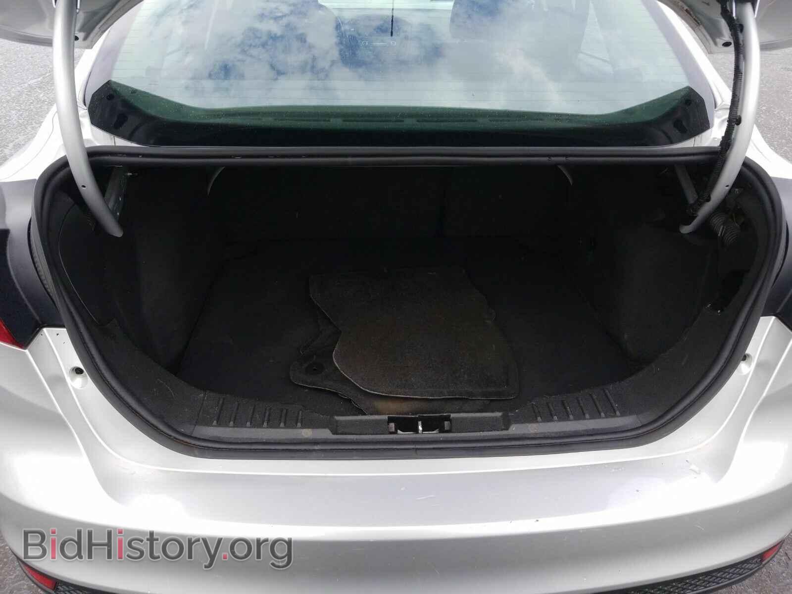 2016 Ford Focus - VIN: 1FADP3E27GL243618 - Photo 7