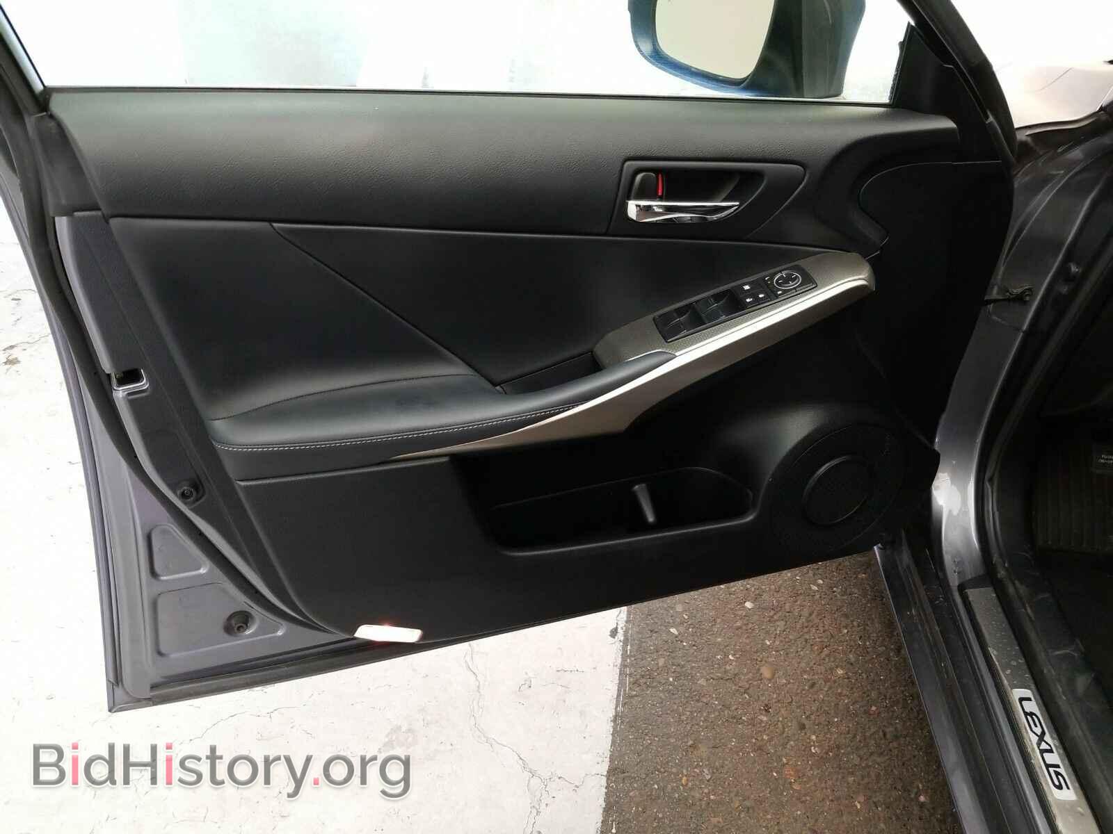2016 Lexus IS 200t - VIN: JTHBA1D29G5005572 - Фото 9