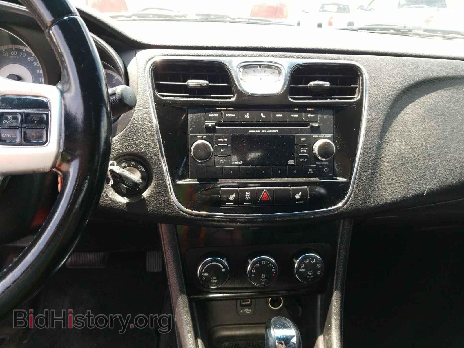 2014 Chrysler 200 - VIN: 1C3CCBCG8EN199046 - Фото 4