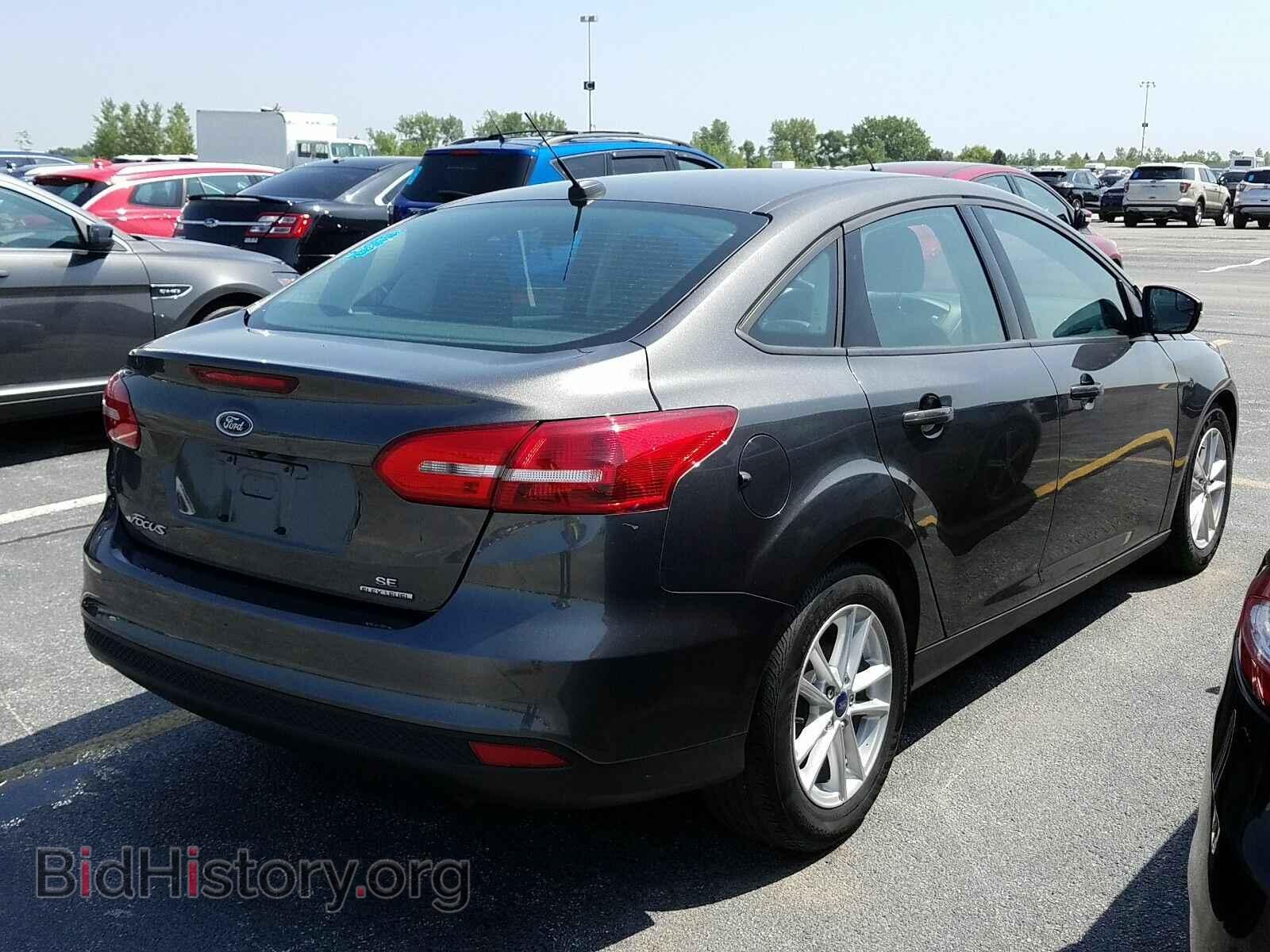 2016 Ford Focus - VIN: 1FADP3F23GL328289 - Photo 2