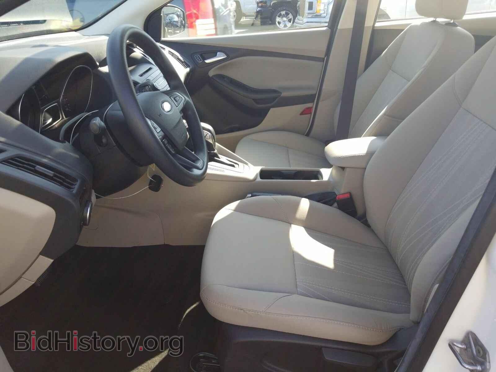 2016 Ford Focus - VIN: 1FADP3F22GL274905 - Photo 3