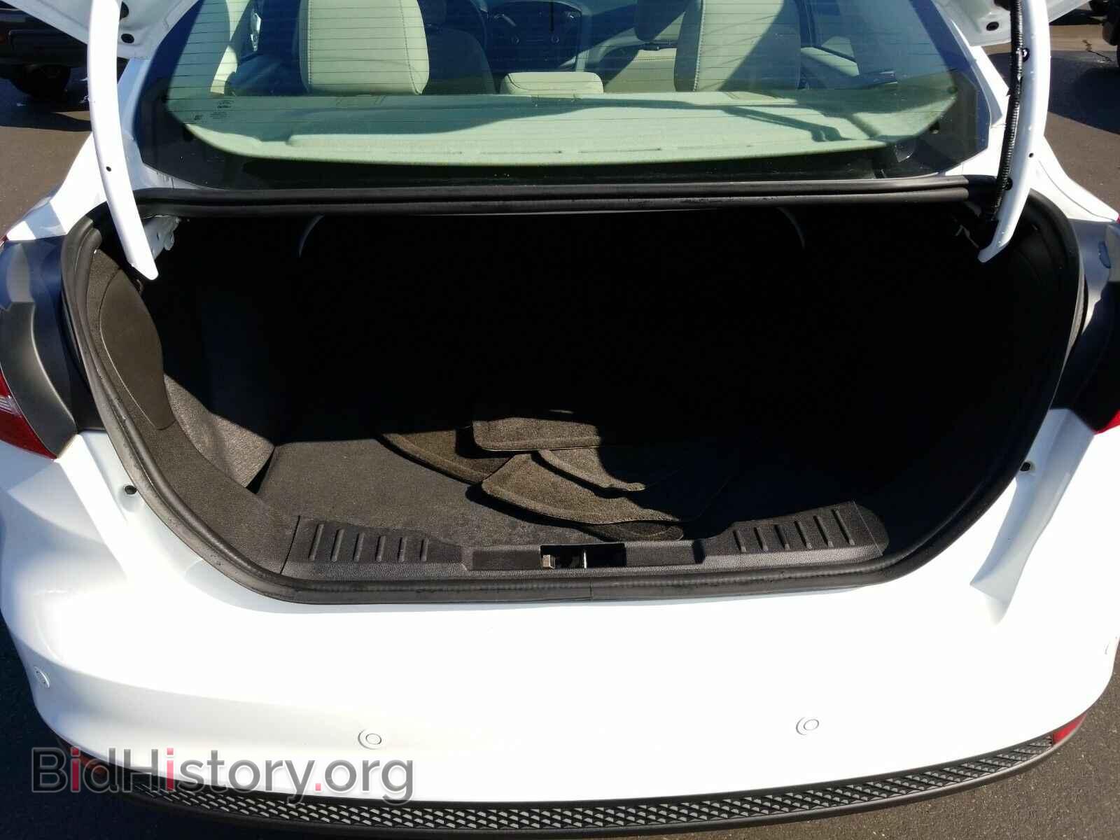 2016 Ford Focus - VIN: 1FADP3F22GL274905 - Photo 7