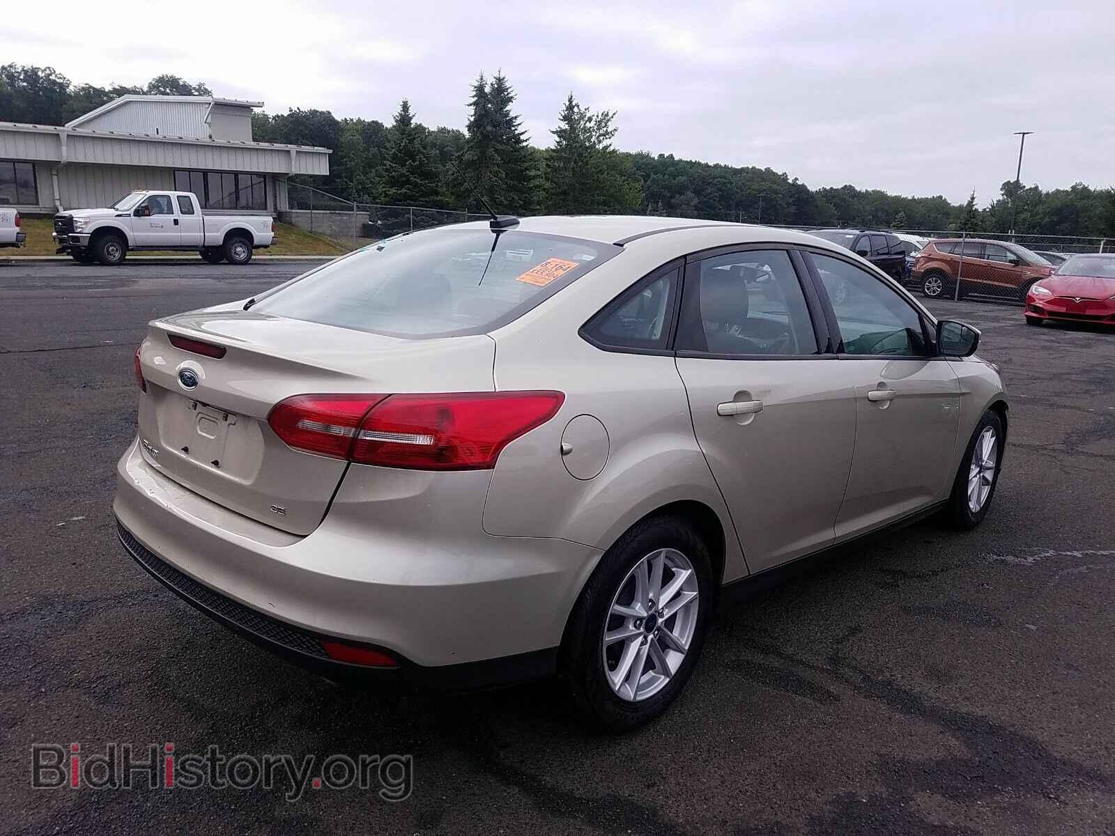 2017 Ford Focus - VIN: 1FADP3F25HL220757 - Фото 2