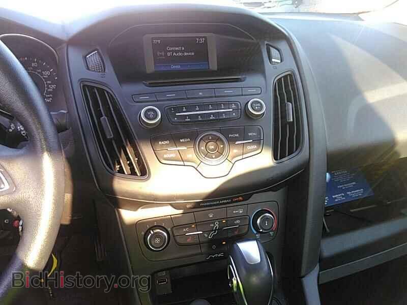 2016 Ford Focus - VIN: 1FADP3F29GL244431 - Photo 4