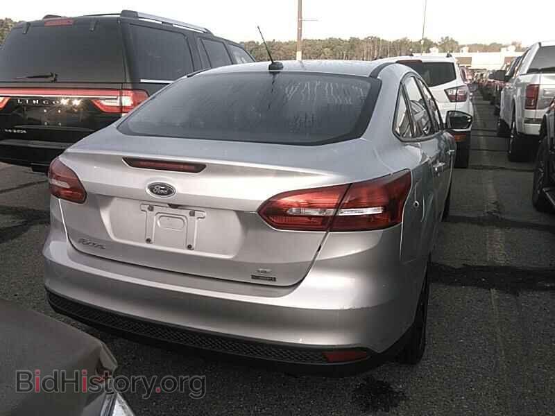 2016 Ford Focus - VIN: 1FADP3FE2GL227013 - Фото 2