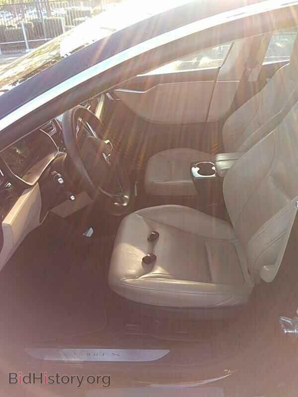2015 Tesla Model S - VIN: 5YJSA1S22FF083130 - Фото 3