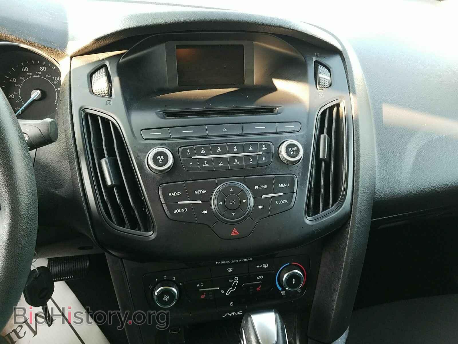 2015 Ford Focus - VIN: 1FADP3F27FL261324 - Фото 4