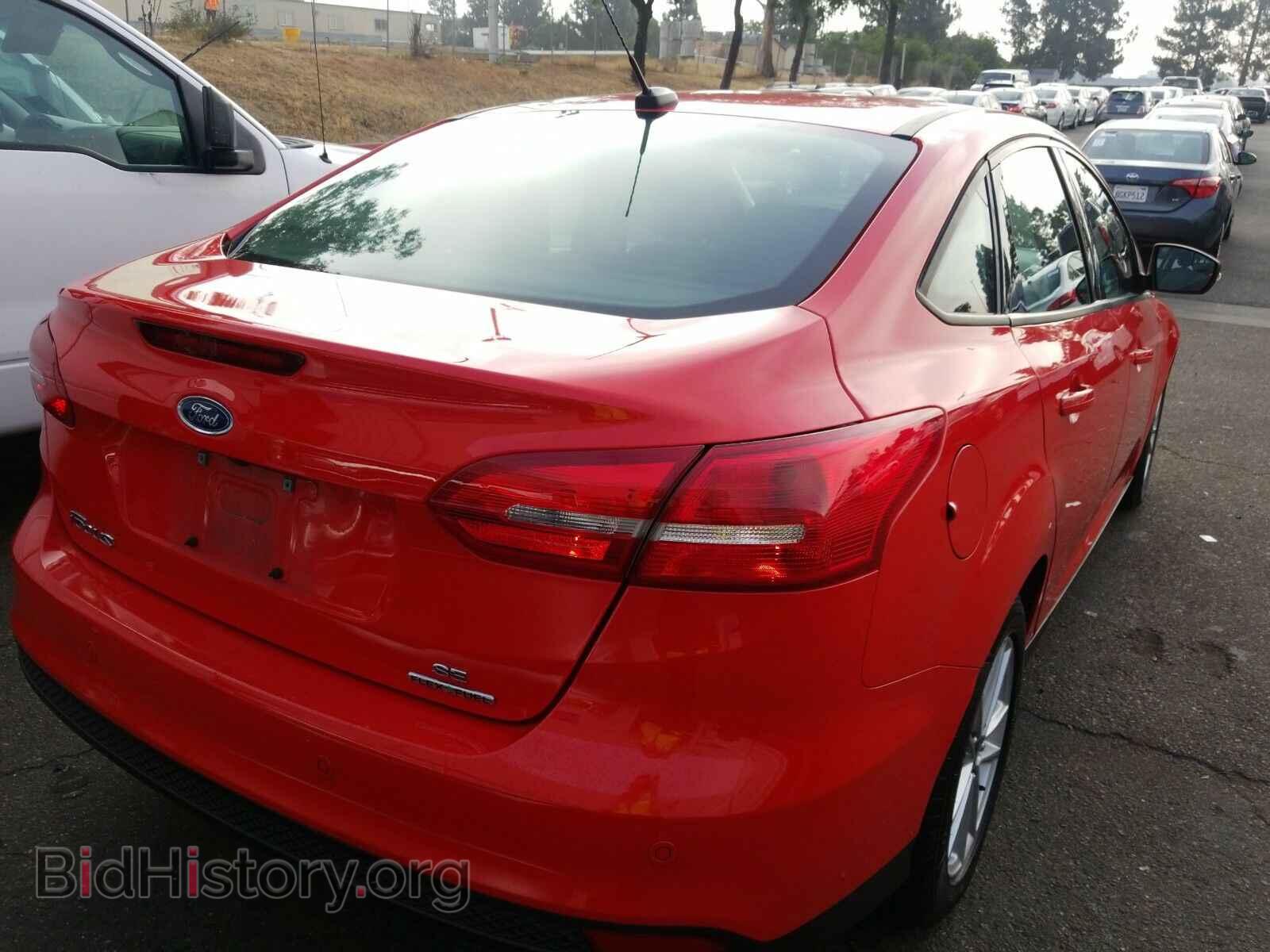 2016 Ford Focus - VIN: 1FADP3F28GL266338 - Photo 2