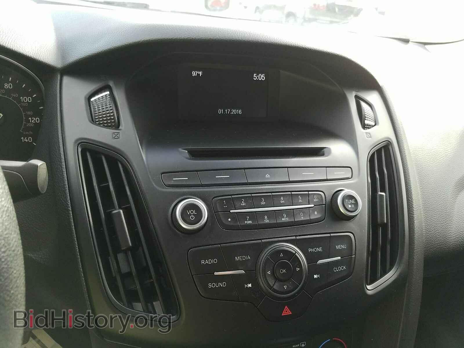 2016 Ford Focus - VIN: 1FADP3F2XGL285263 - Photo 4