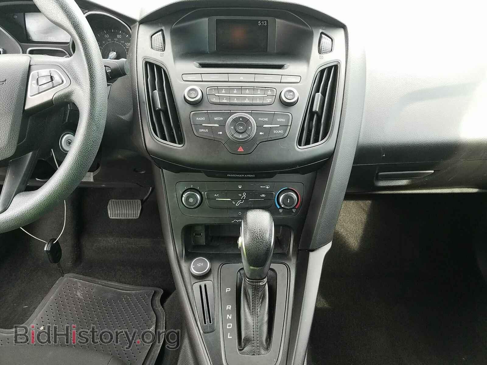 2017 Ford Focus - VIN: 1FADP3F28HL283237 - Фото 4