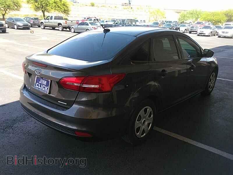 2016 Ford Focus - VIN: 1FADP3E25GL212948 - Photo 2
