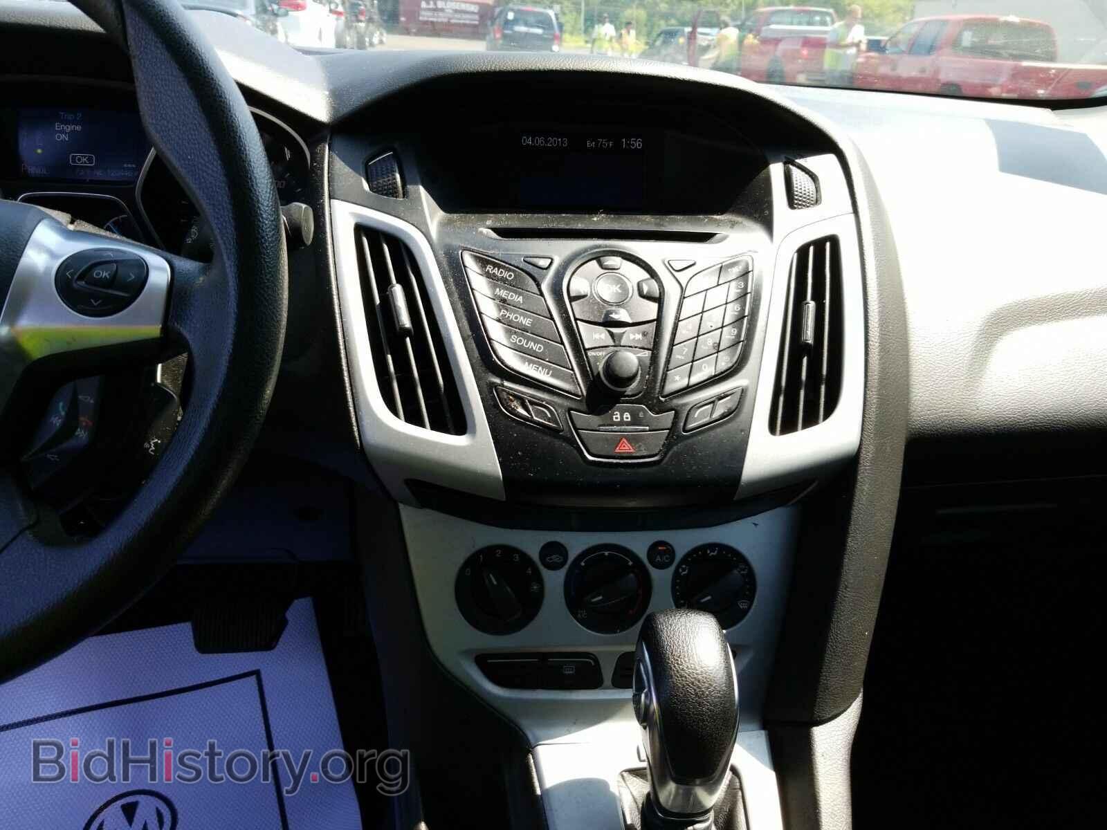 2013 Ford Focus - VIN: 1FADP3F28DL320880 - Фото 4