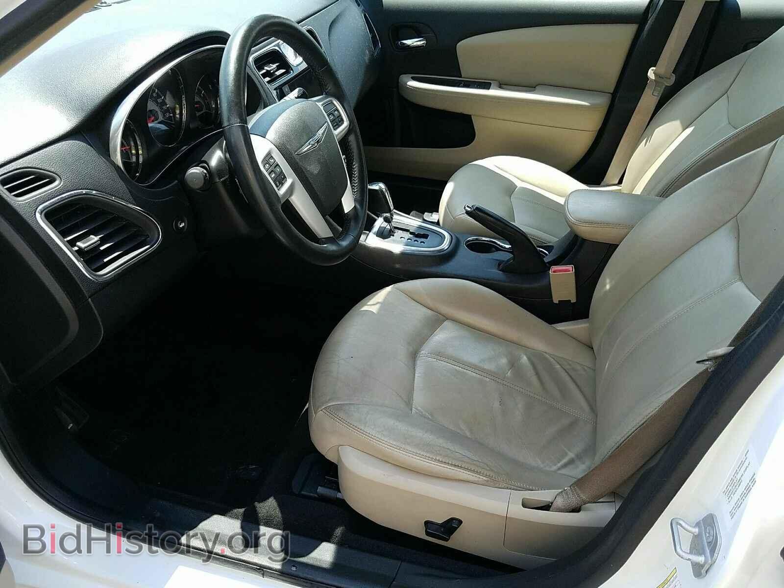 2014 Chrysler 200 - VIN: 1C3CCBCG2EN172666 - Фото 3