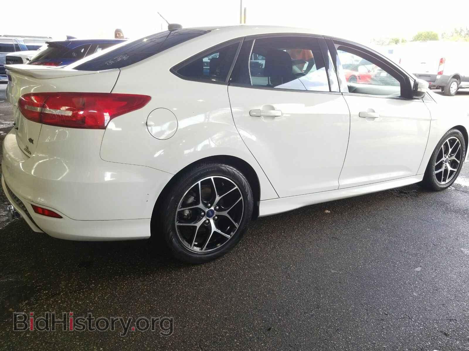 2016 Ford Focus - VIN: 1FADP3F28GL279915 - Photo 2