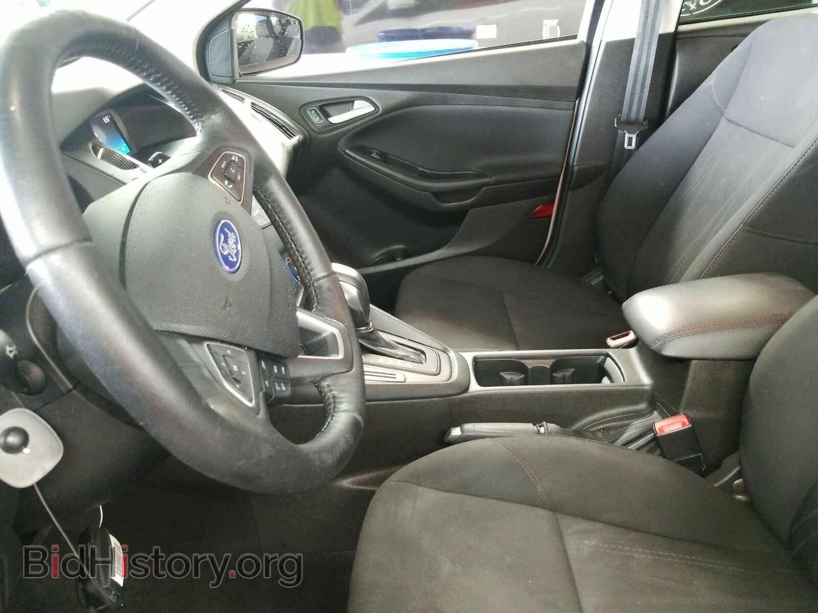 2016 Ford Focus - VIN: 1FADP3F28GL279915 - Photo 3