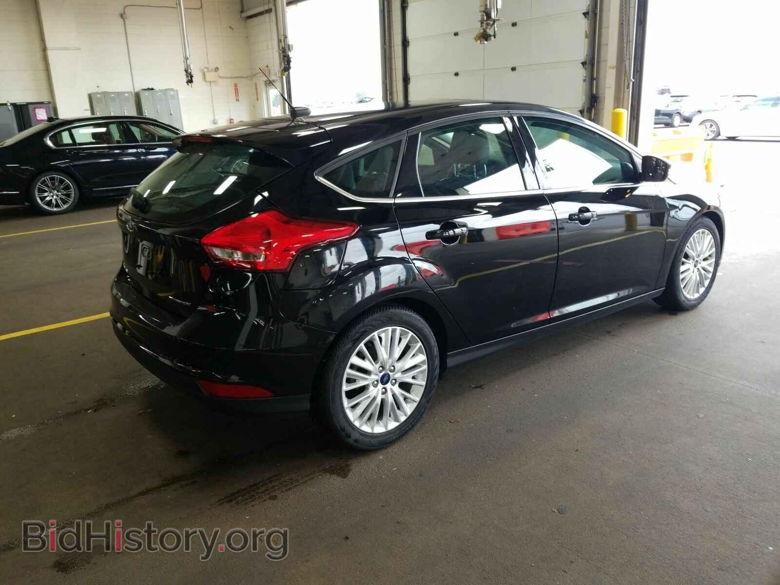 2018 Ford Focus - VIN: 1FADP3N25JL261784 - Фото 2