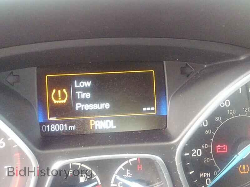 2016 Ford Focus - VIN: 1FADP3E27GL376119 - Photo 5