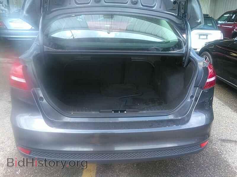 2016 Ford Focus - VIN: 1FADP3E27GL376119 - Photo 7