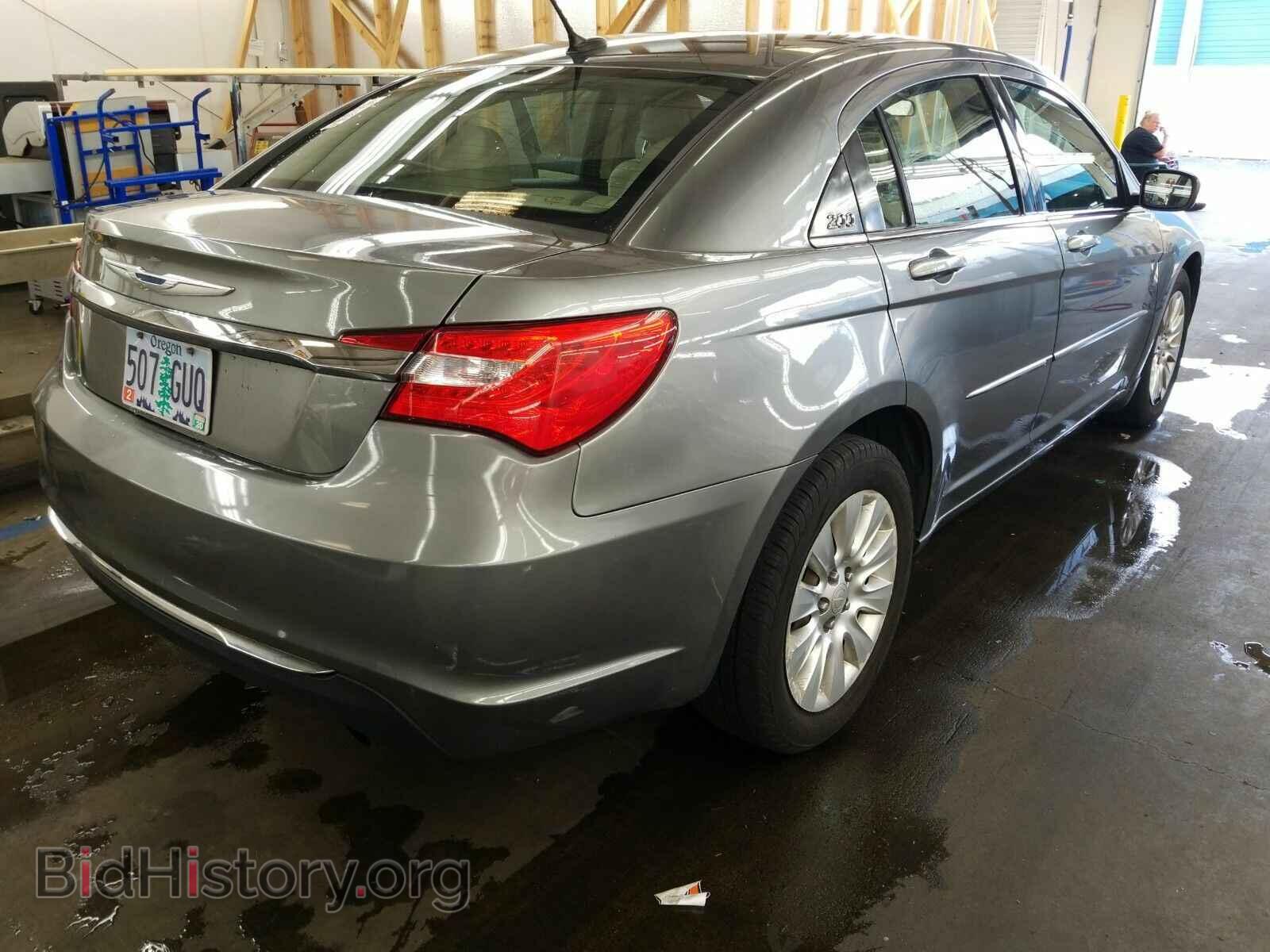 2012 Chrysler 200 - VIN: 1C3CCBAB4CN199694 - Фото 2