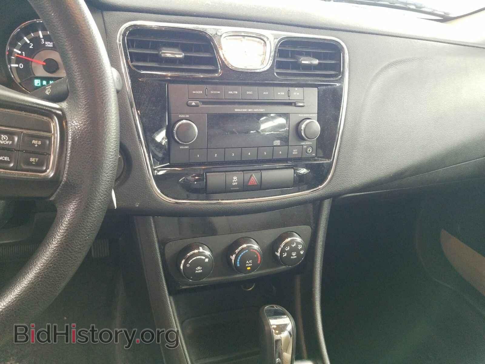 2012 Chrysler 200 - VIN: 1C3CCBAB4CN199694 - Фото 4