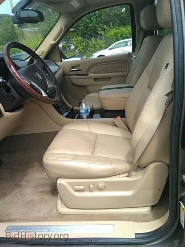 2011 Cadillac Escalade - VIN: 1GYS4CEF7BR154418 - Фото 3