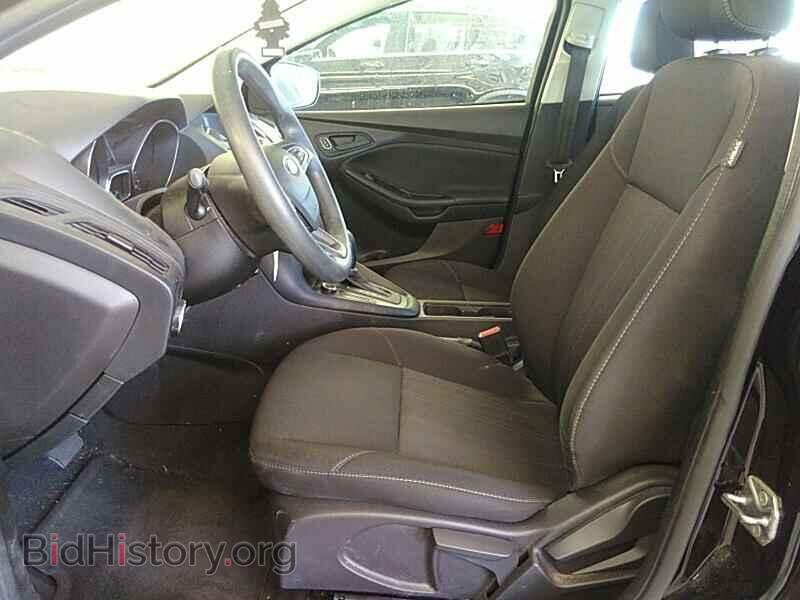2016 Ford Focus - VIN: 1FADP3E29GL372718 - Photo 3