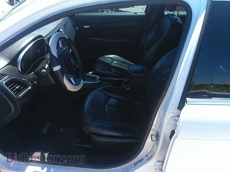 2011 Chrysler 200 - VIN: 1C3BC2FG8BN571892 - Фото 3
