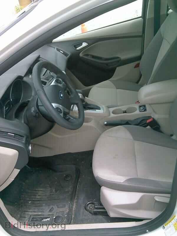 2013 Ford Focus - VIN: 1FADP3F20DL185443 - Фото 3