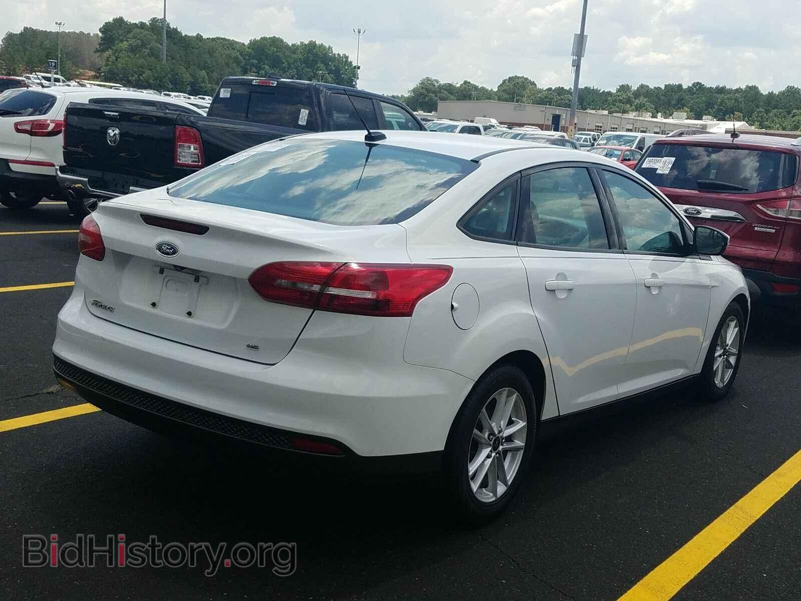 2015 Ford Focus - VIN: 1FADP3F2XFL329244 - Фото 2