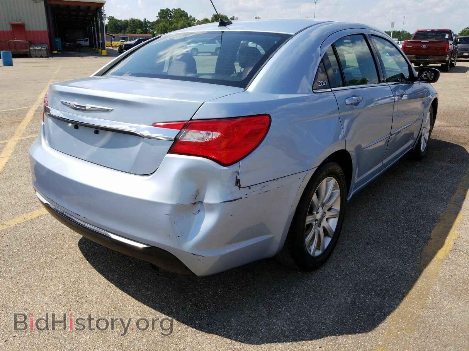 2013 Chrysler 200 - VIN: 1C3CCBBB5DN732765 - Фото 2