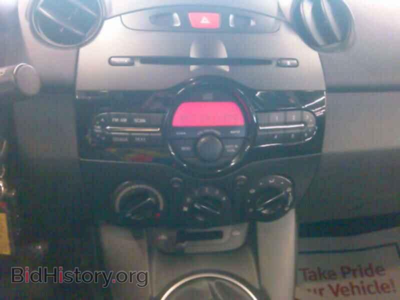 2011 Mazda Mazda2 - VIN: JM1DE1HY1B0112117 - Фото 4