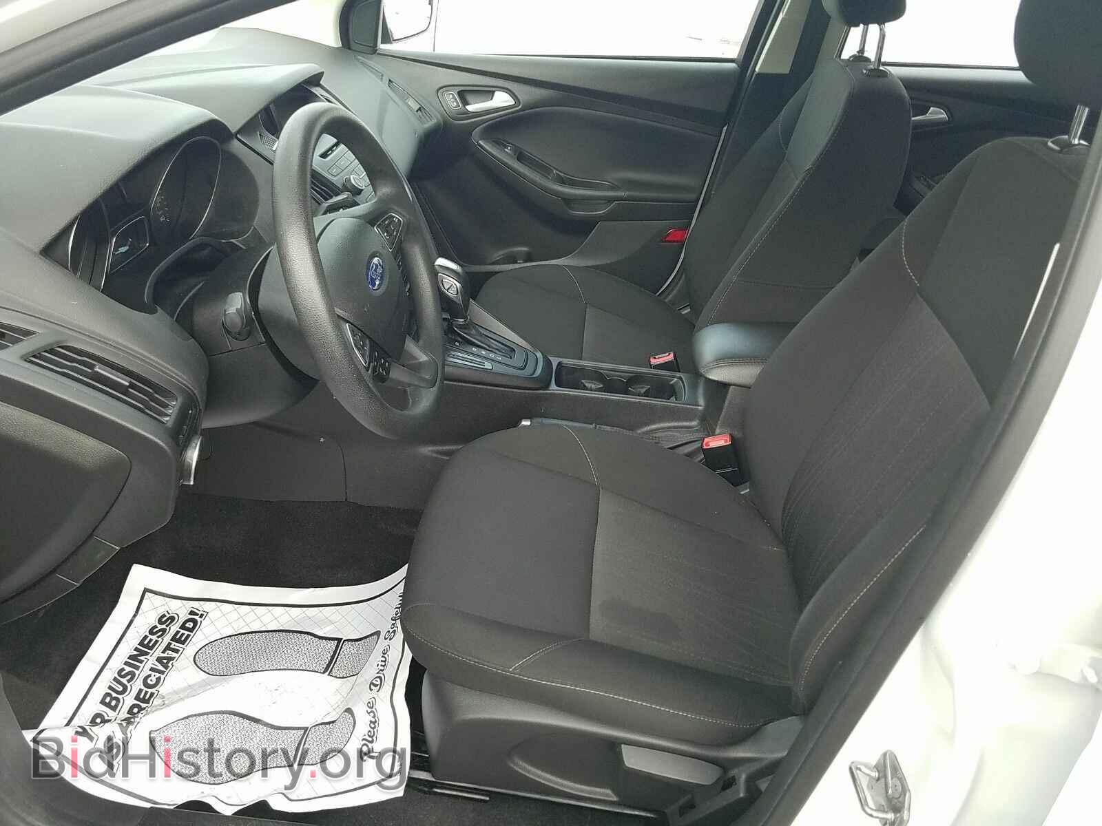 2016 Ford Focus - VIN: 1FADP3F23GL349921 - Photo 3