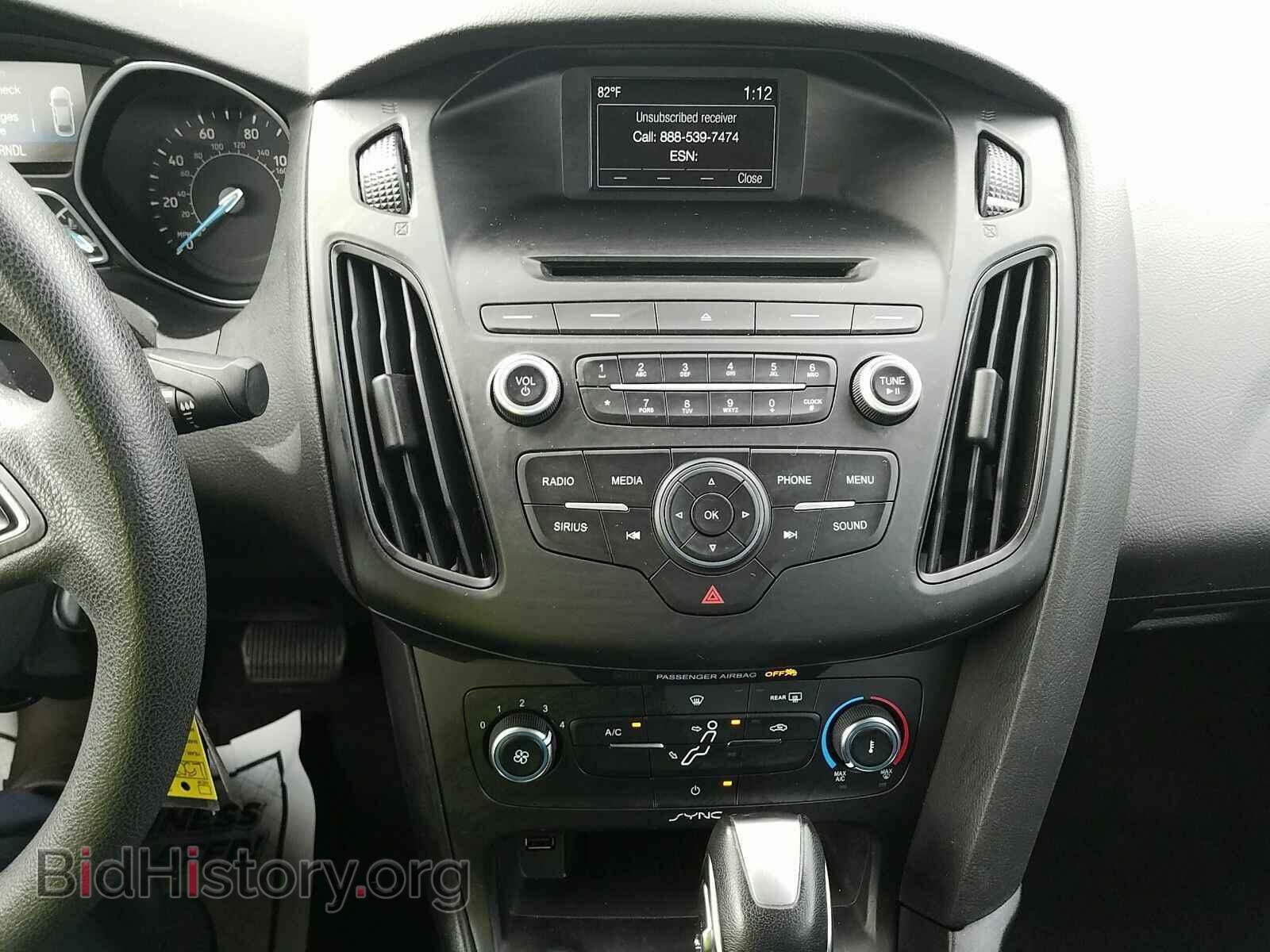 2016 Ford Focus - VIN: 1FADP3F23GL349921 - Photo 4